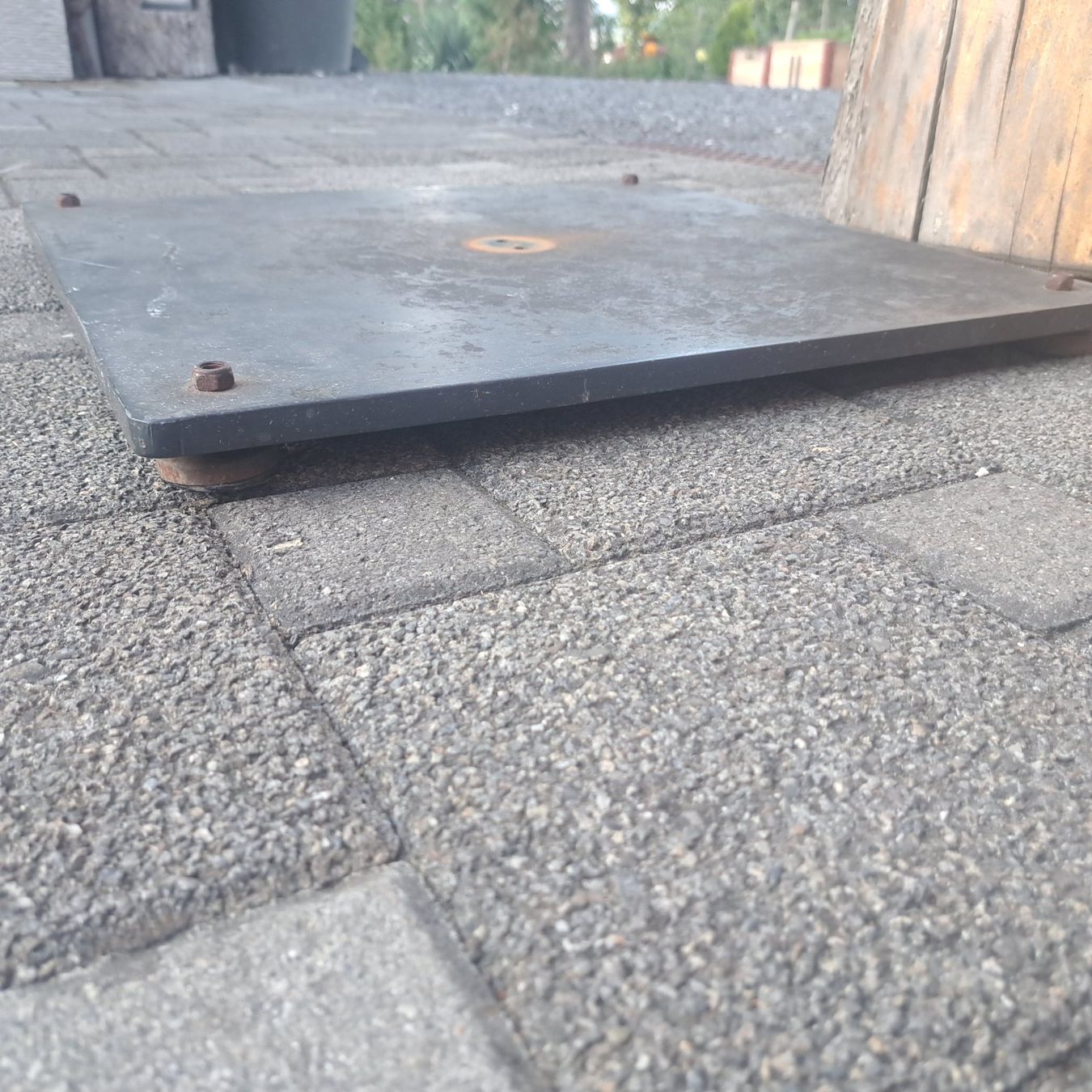 Plateaux: eisenguss platte – D'occasion à Benzenschwil par 007tinu 1