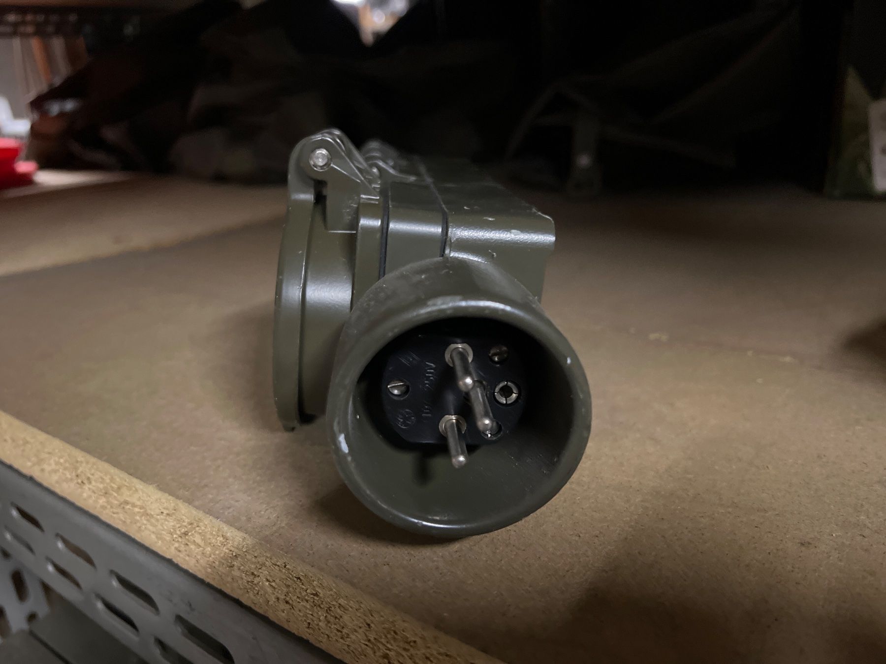 Alimentazione elettrica: 2 Elektroverteiler Metall Armee mit FI – Usato da Thun venduto da IBT1 1