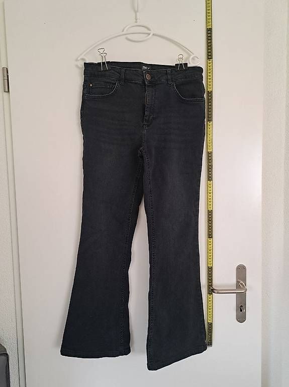 Jeans: Jeans Schwarz Gr 30 / L – Usato da Rupperswil venduto da White-Dove