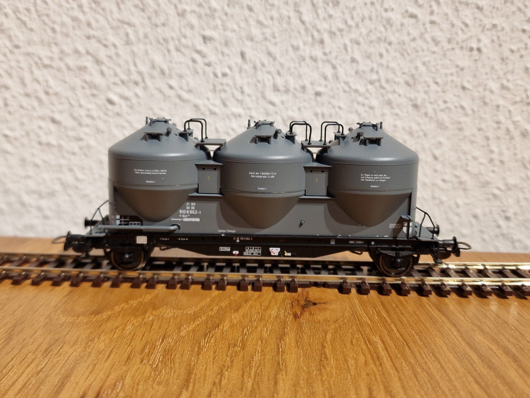 Piko Modelleisenbahnen: DB Staubbehälterwagen H0 – Neu (gemäss Beschreibung) aus Matten b. Interlaken von lor_hr9w 1