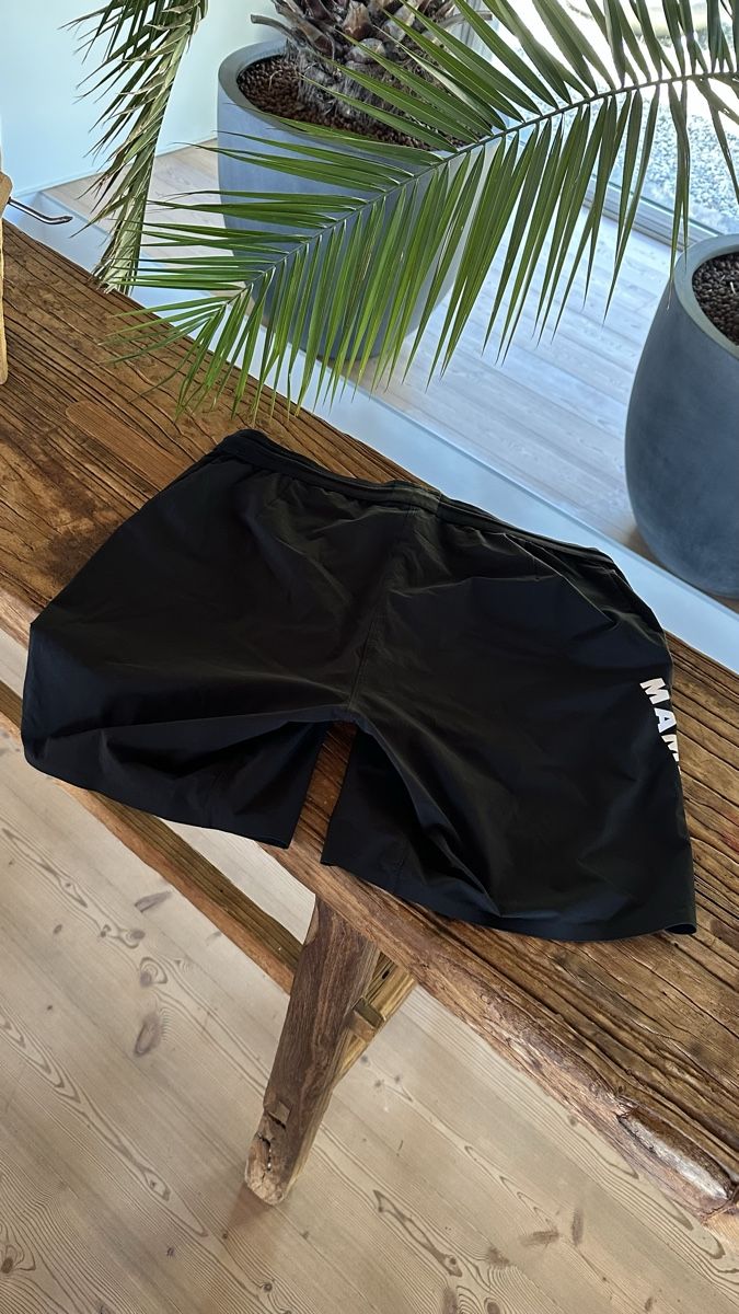 Mammut Pantaloni: Mammut Shorts Aenergy Light SO – Usato da Wolfhalden venduto da Bambam74 1