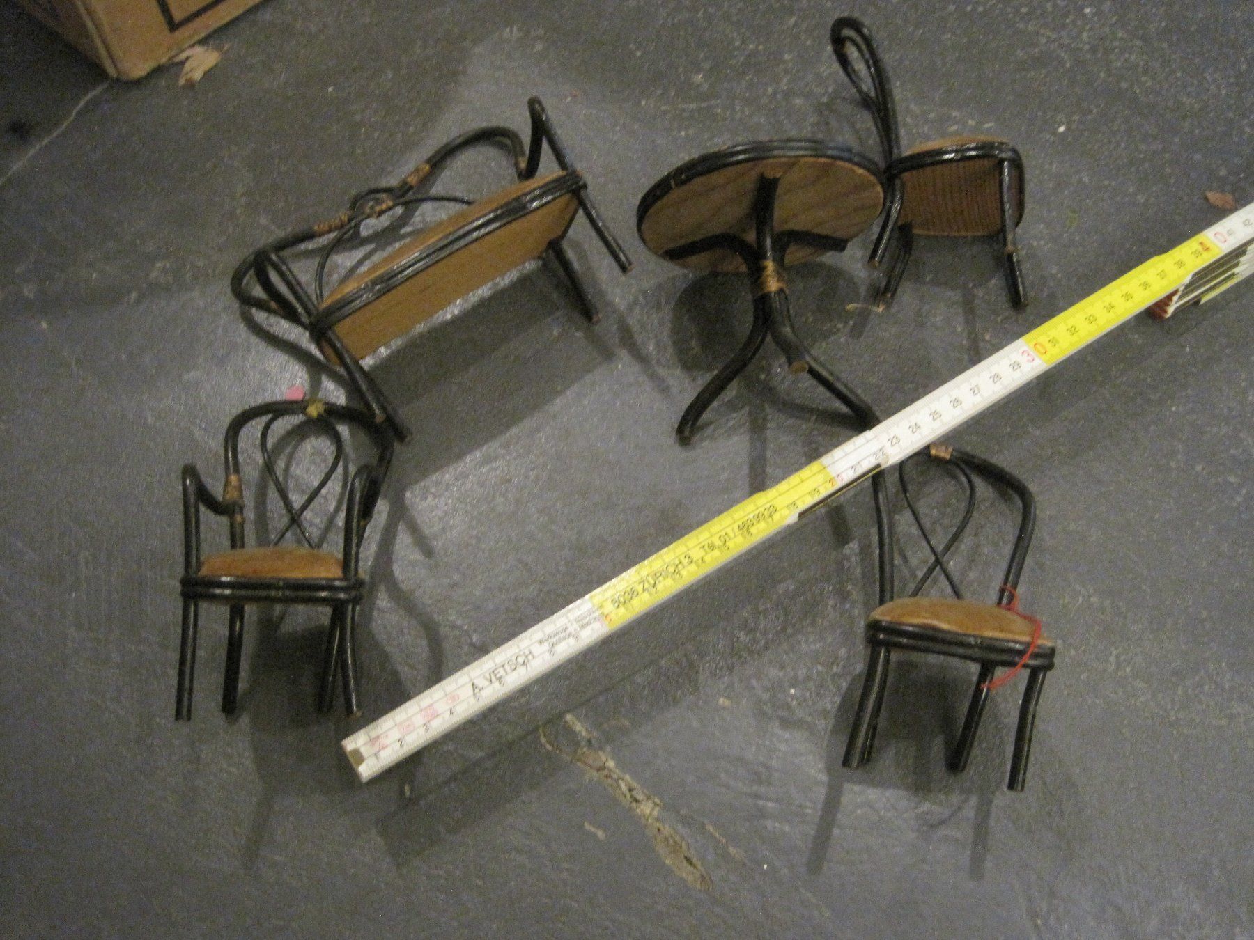 Case e mobili per bambole: Puppenstubenmöbel antik – Usato da Bischofszell venduto da Joachim-115 3