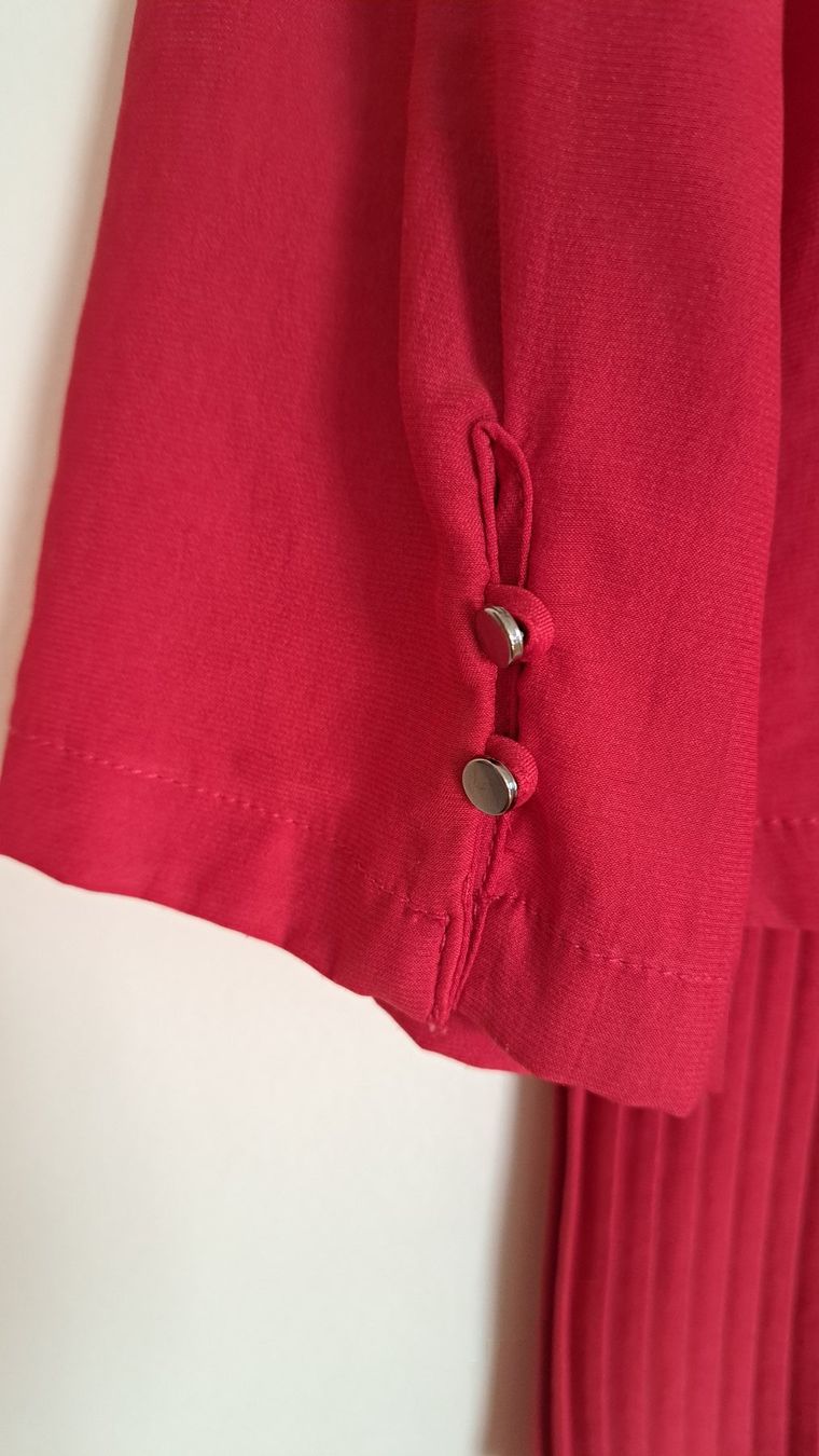 Blusen: Bluse rot, elegant, Gr. 34-36 – Gebraucht aus Waldkirch von alwiwasg 3