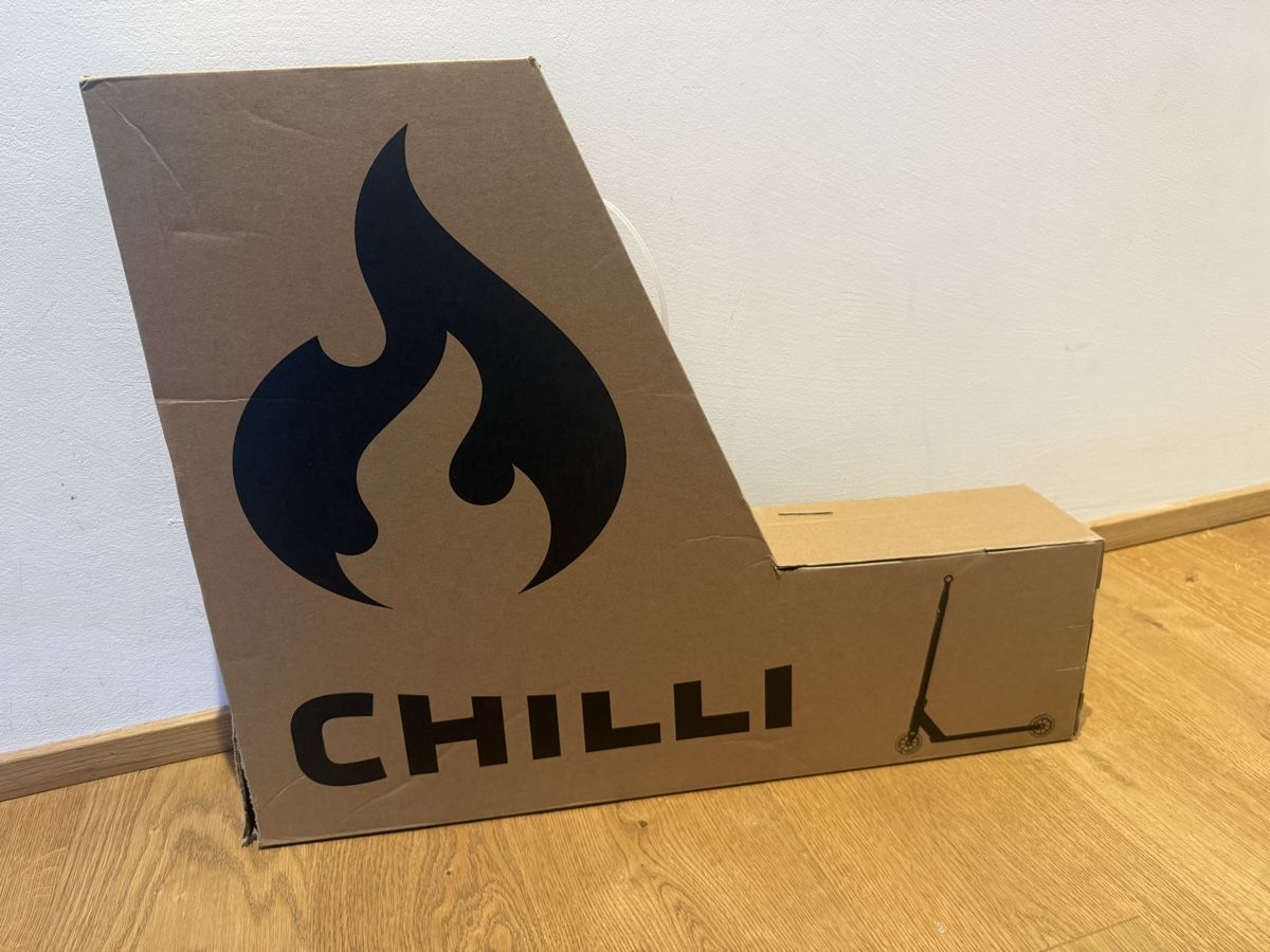 Chilli Kickboard: Chilli Pro Scooter Neochrome - Originalverpackt – Neu und originalverpackt aus Willisau von killerplauze 1