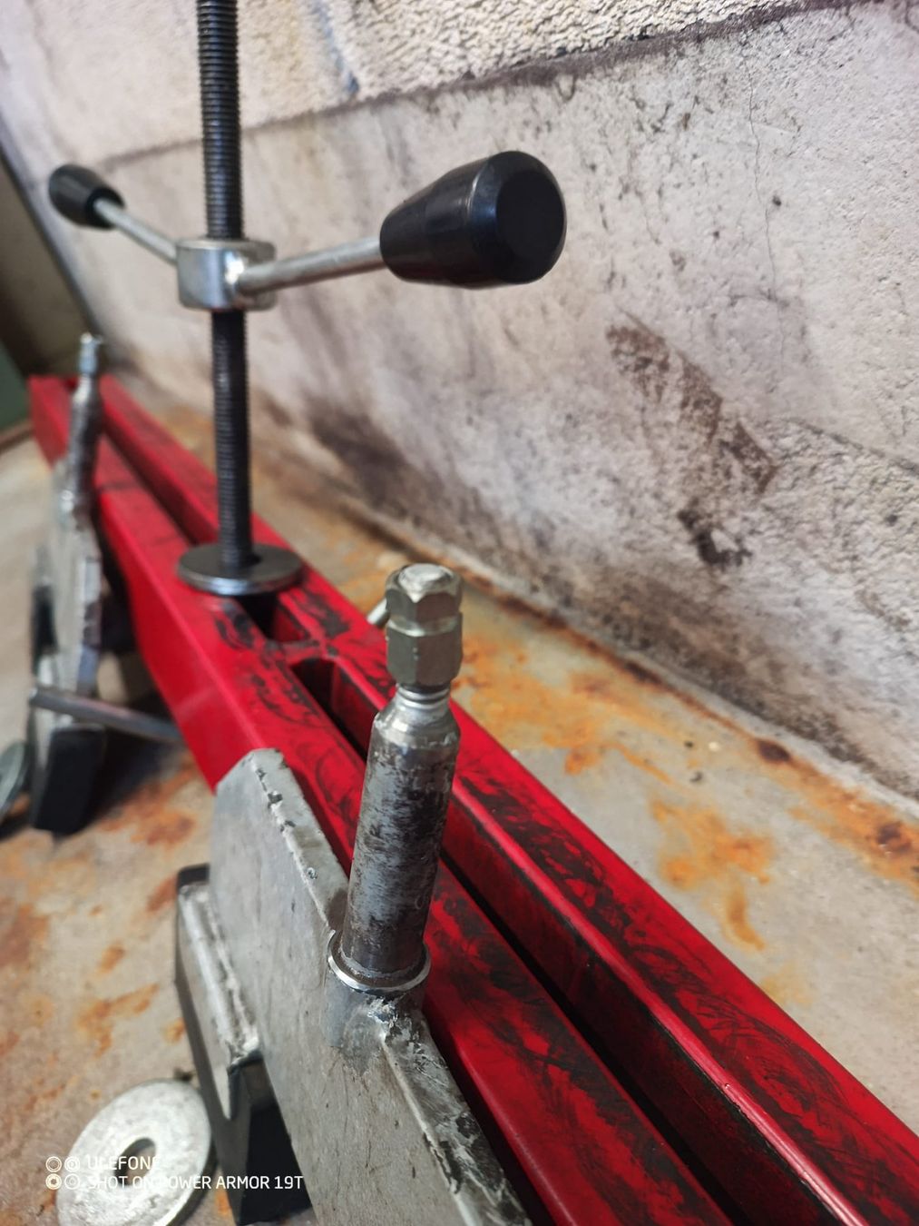 Tutti gli attrezzi: Motorstütze – Difettoso da Derendingen venduto da Emmen-Garage 1