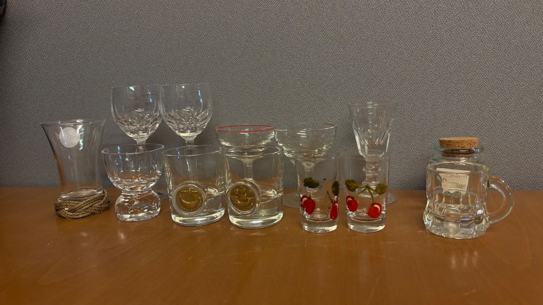 Bicchieri: 14 verschiedene Shot & Champaniergläser Klein. – Usato da Münchenstein venduto da tsp01