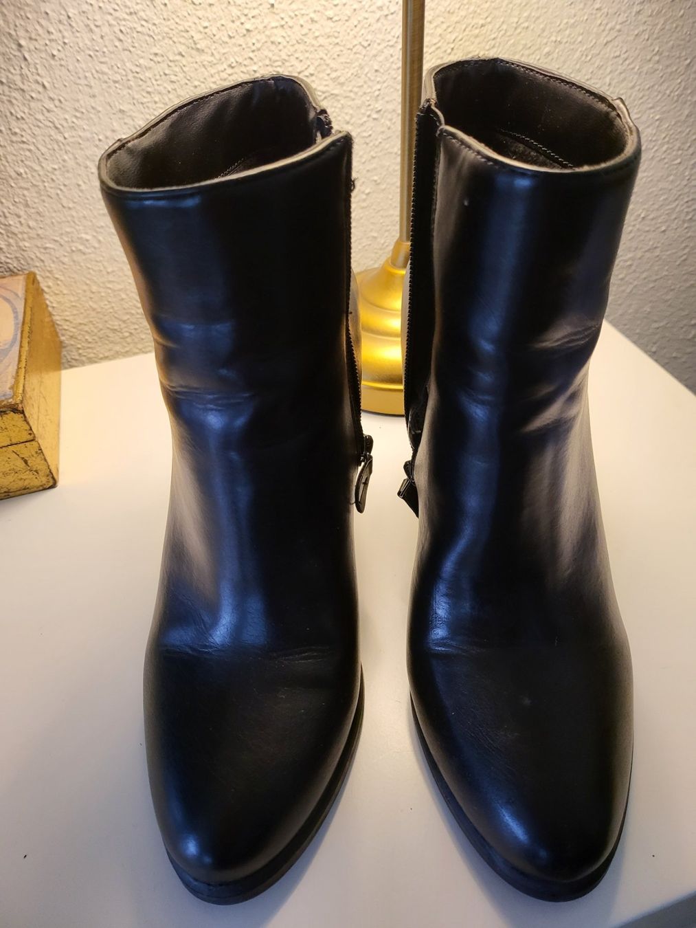 Damenschuhe: Schöne Stieffeleten AMISU – Gebraucht aus Basel von sci_67ms