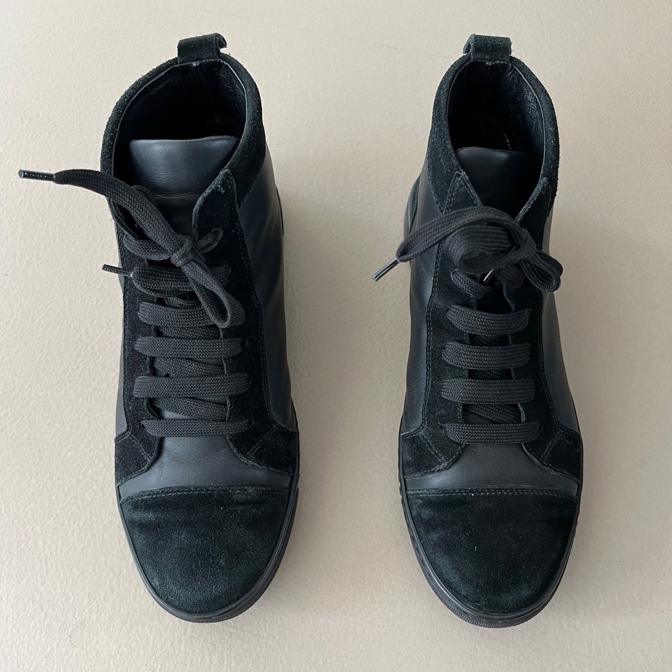 Escada Scarpe da donna: ESCADA Leder Sneakers 🖤 – Usato da Zürich venduto da ClosetQueen 2