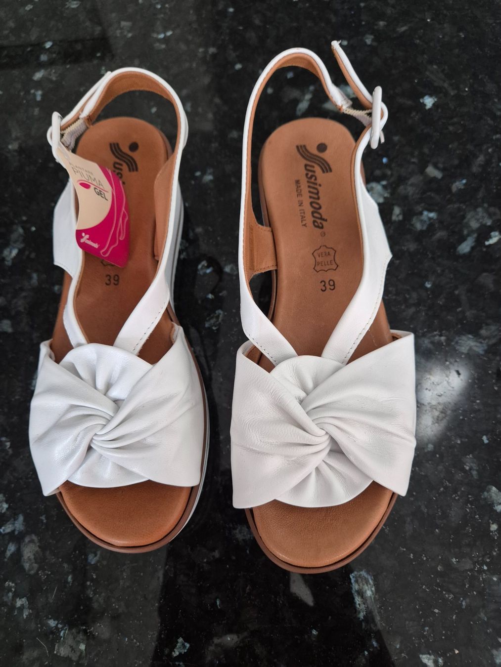 Scarpe da donna: weisse Sandalen – Nuovo e nell'imballaggio originale da Niederglatt ZH venduto da Harvest