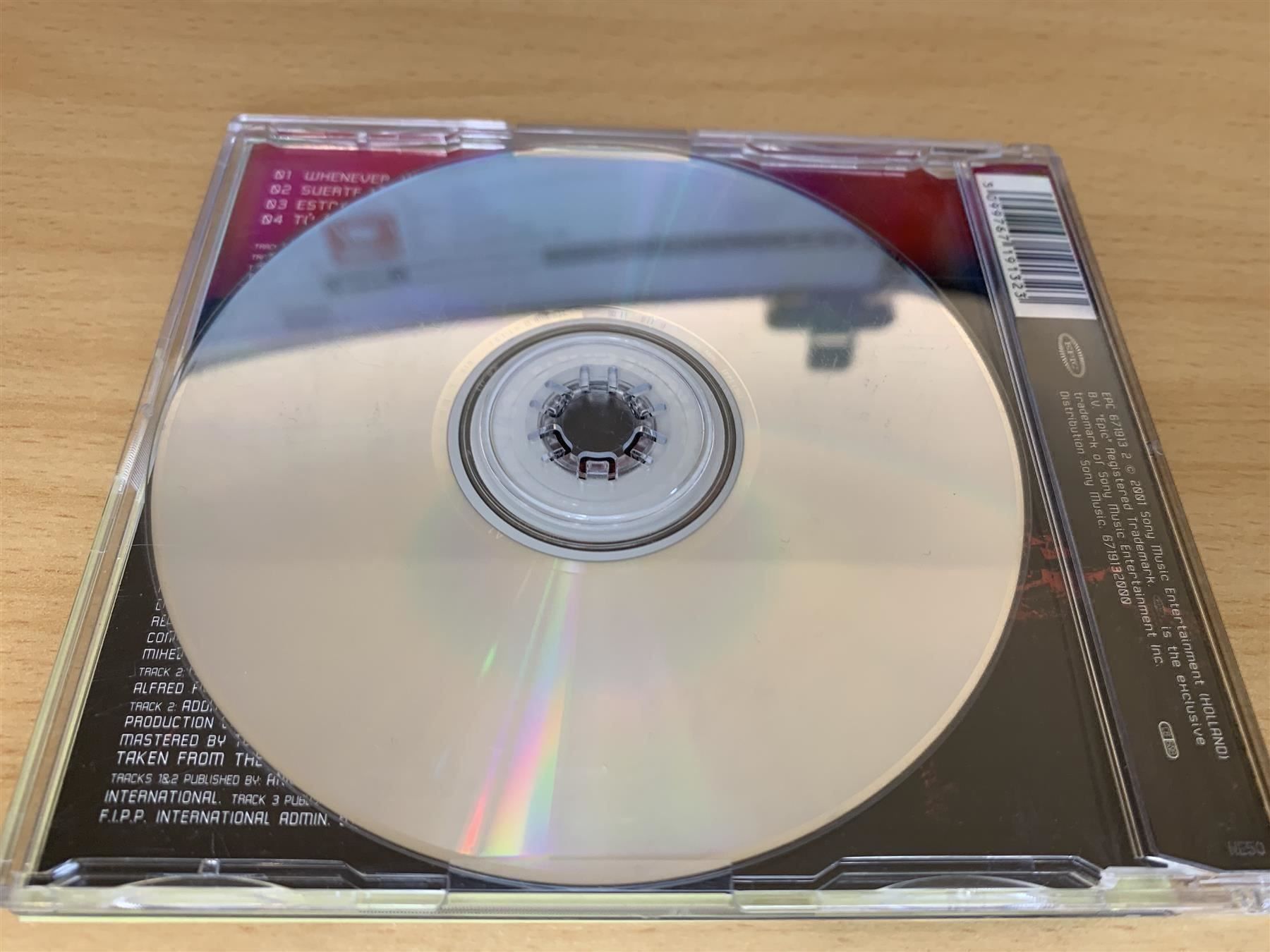CD: Shakira – Whenever, Wherever – Usato da Rikon im Tösstal venduto da Alpenmutz 1