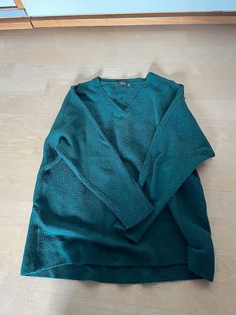 Dunkelgrüner V-Ausschnitt Pullover