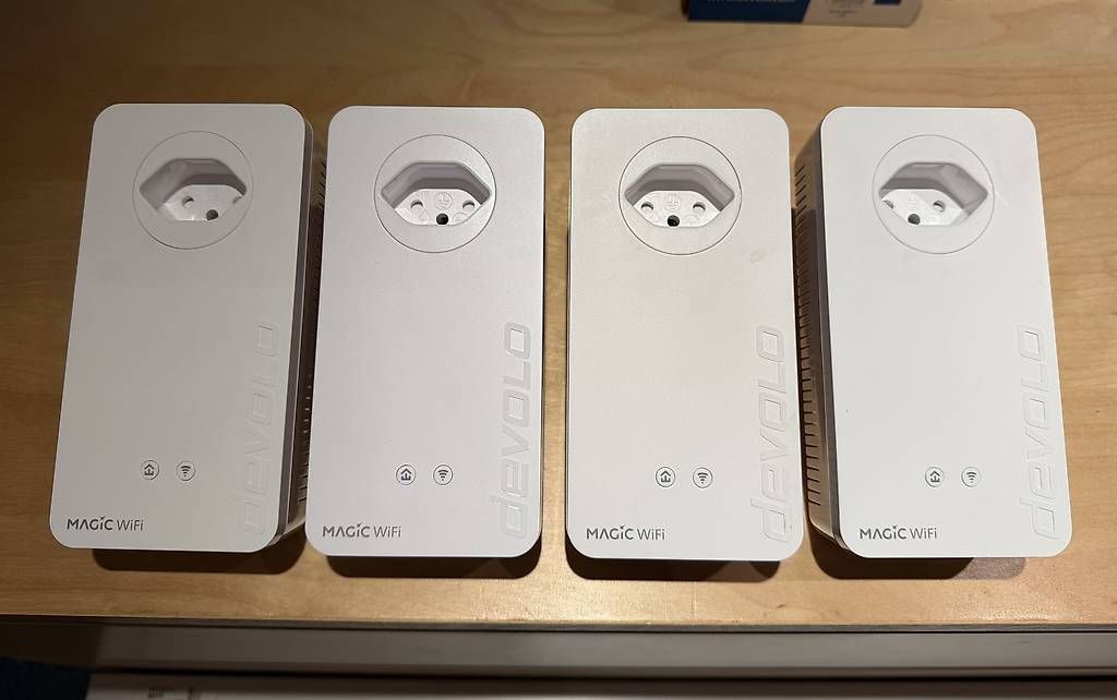 Devolo WiFi: Devolo Magic 2 Wifi next (4 Stk) – Usato da Oberdorf BL venduto da Aschaeublin
