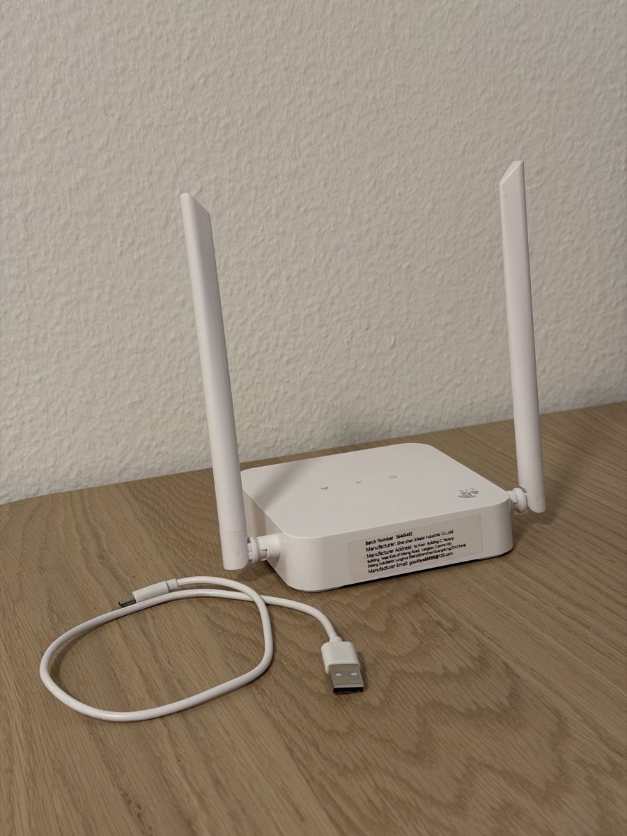 Modem & Router: 4G LTE WLAN Router mit SIM-Karten Slot & USB-C – Usato da Zürich venduto da fir_h2dn