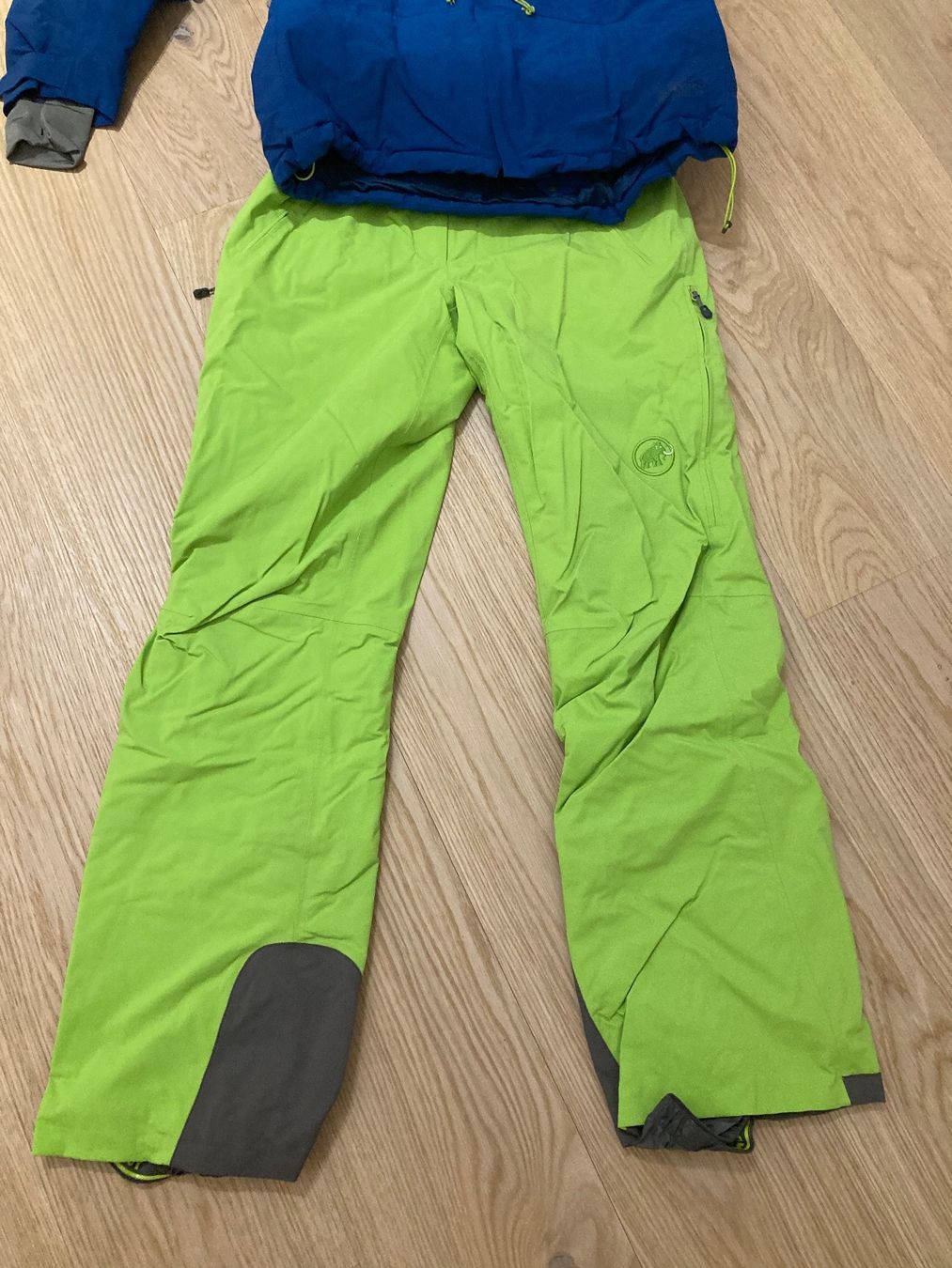 Mammut Giacche: Mammut Ski Anzug / Jacke / Hose – Usato da Rorbas venduto da Astrafix 3