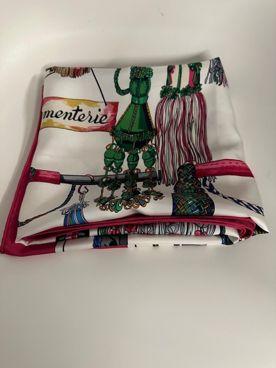 Hermès Foulard & Sciarpe: Hermès Seidentuch "Passementerie" – Nuovo (secondo la descrizione) da Binningen venduto da Yuliya15 6