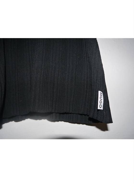 Hugo Boss Tops: HUGO BOSS: SCHWARZES TANKTOP – Neu (gemäss Beschreibung) aus Bern von AnoukLouisa