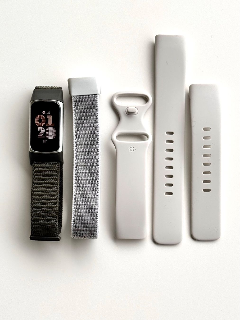 Fitbit Smartwatch: Fitbit Charge 6 + 2 Ersatzbänder – Usato da Schwerzenbach venduto da Lumi1