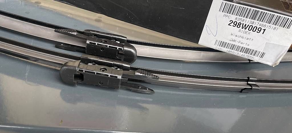 Tutti pezzi di ricambio auto: VW T5 neue Scheibenwischer – Usato da Wangen b. Olten venduto da Mertz 1