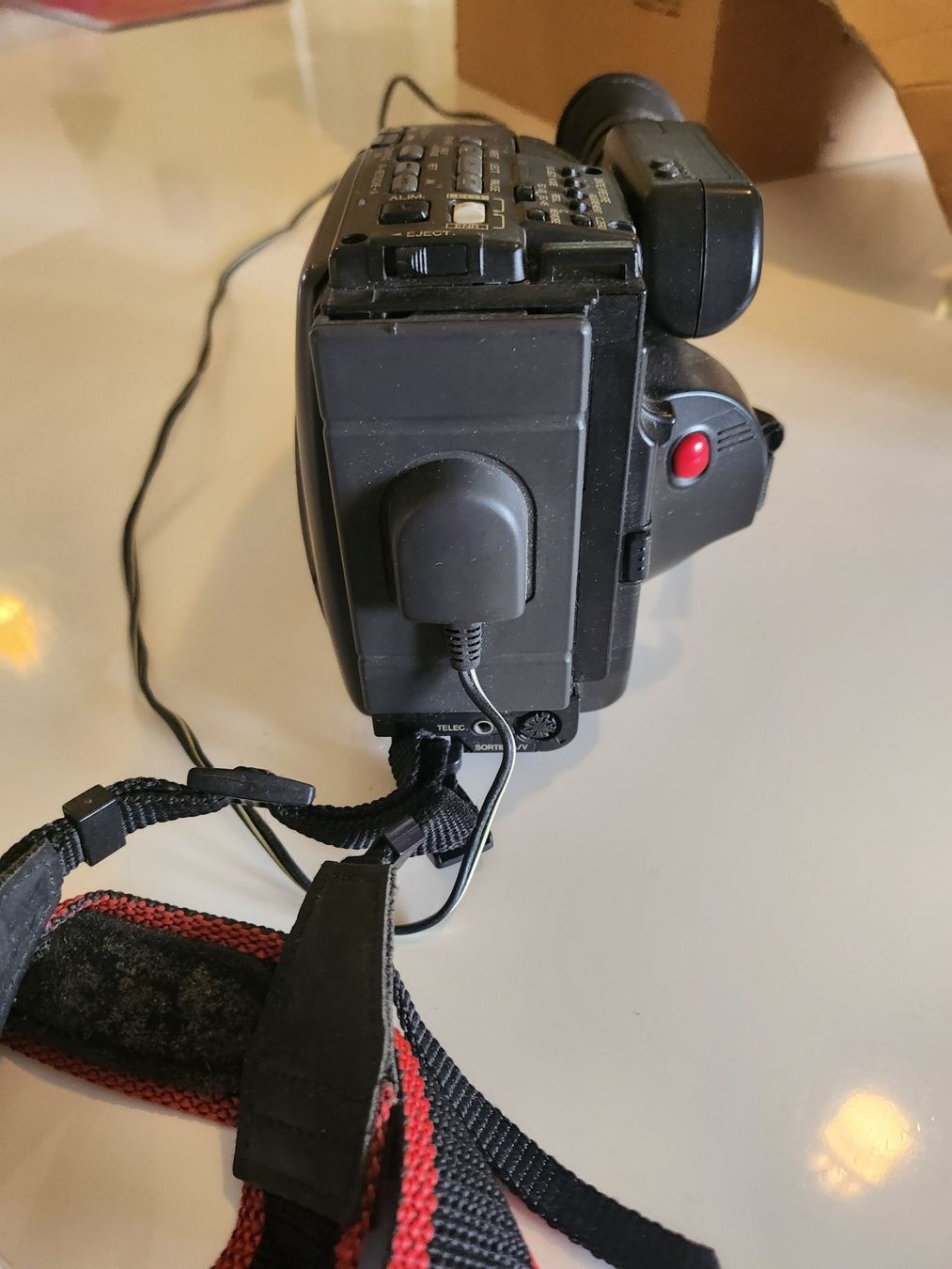 JVC Camcorder: Caméscope JVC GR-AX42S Vintage VHS – Gebraucht aus Thônex von banani1978 3