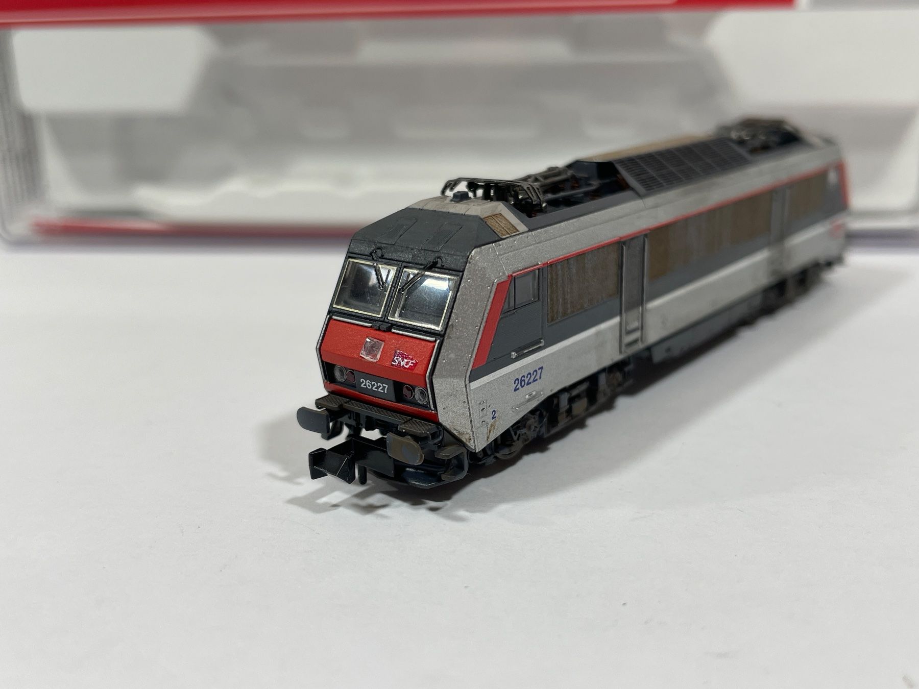 Fleischmann Modellini di ferrovie: Fleischmann 732241 SNCF BB 26227 E-Lok, gealtert, Spur N – Usato da Wilderswil venduto da Modellbahn-Shop-Moll 2