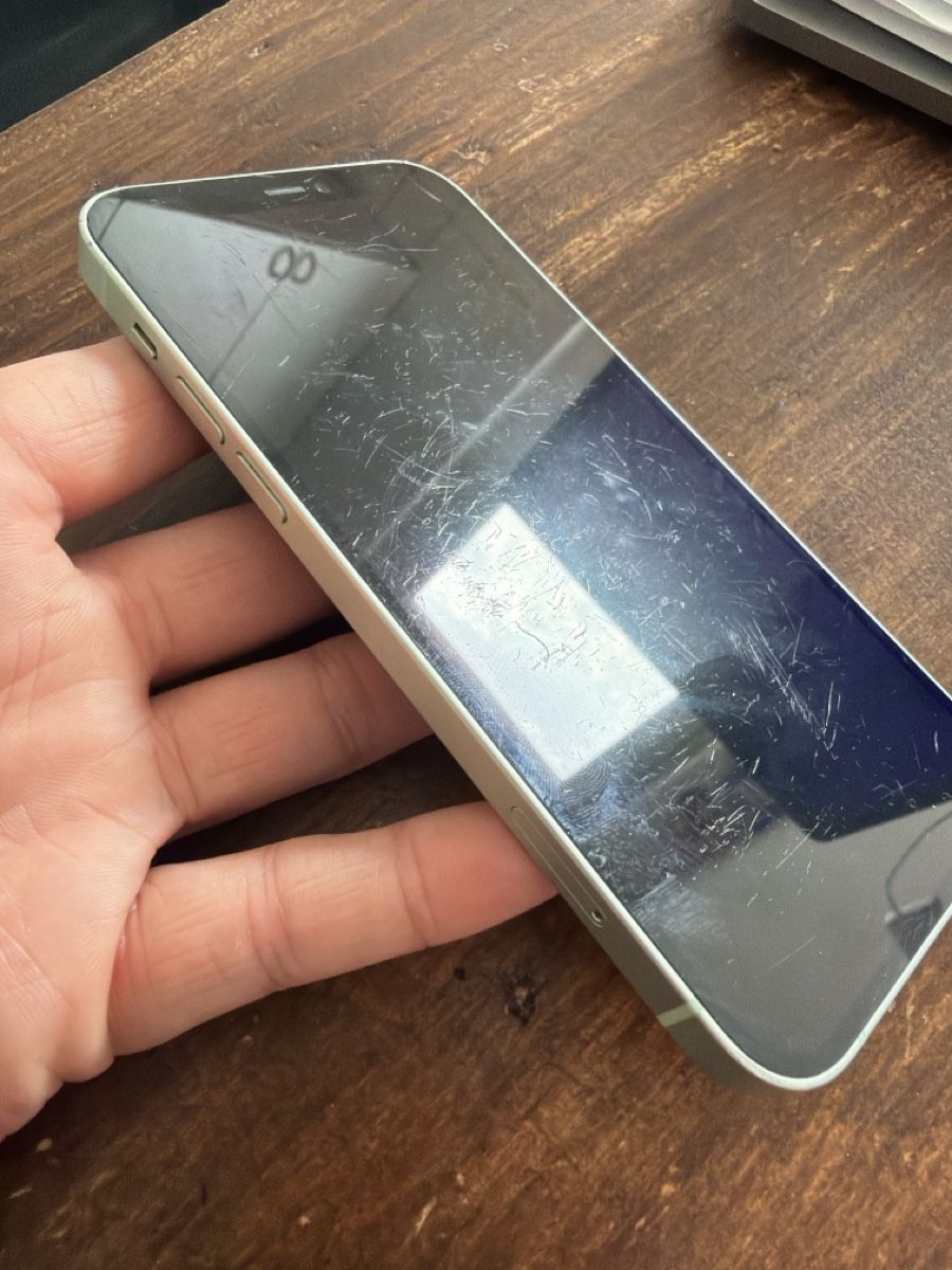 Apple Telefoni cellulari / Smartphones: iPhone 12 – Usato da Zürich venduto da NaomiSaskia 3