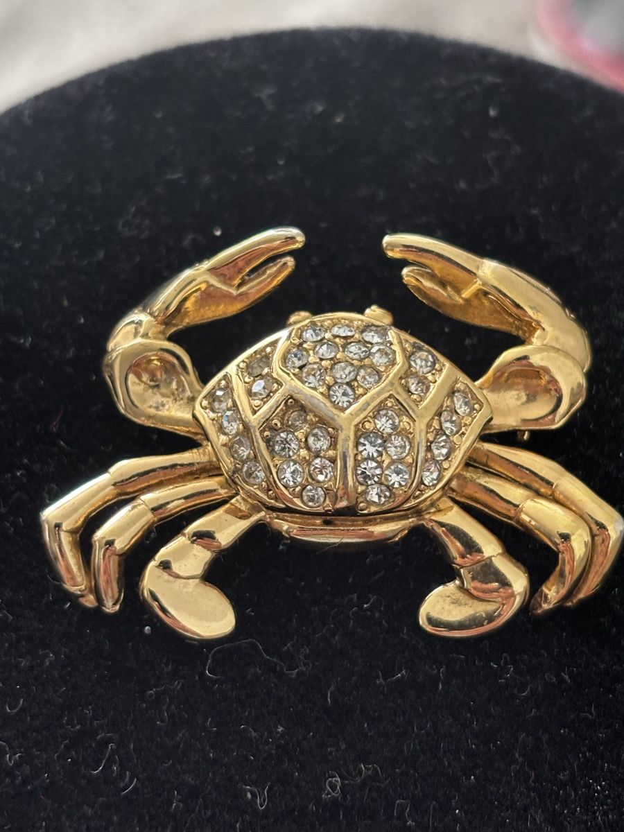 Dior Broschen & Nadeln: Vintage Dior Brosche Krebs Vergoldet mit Steinen  – Gebraucht aus Uznach von Vintage2022.
