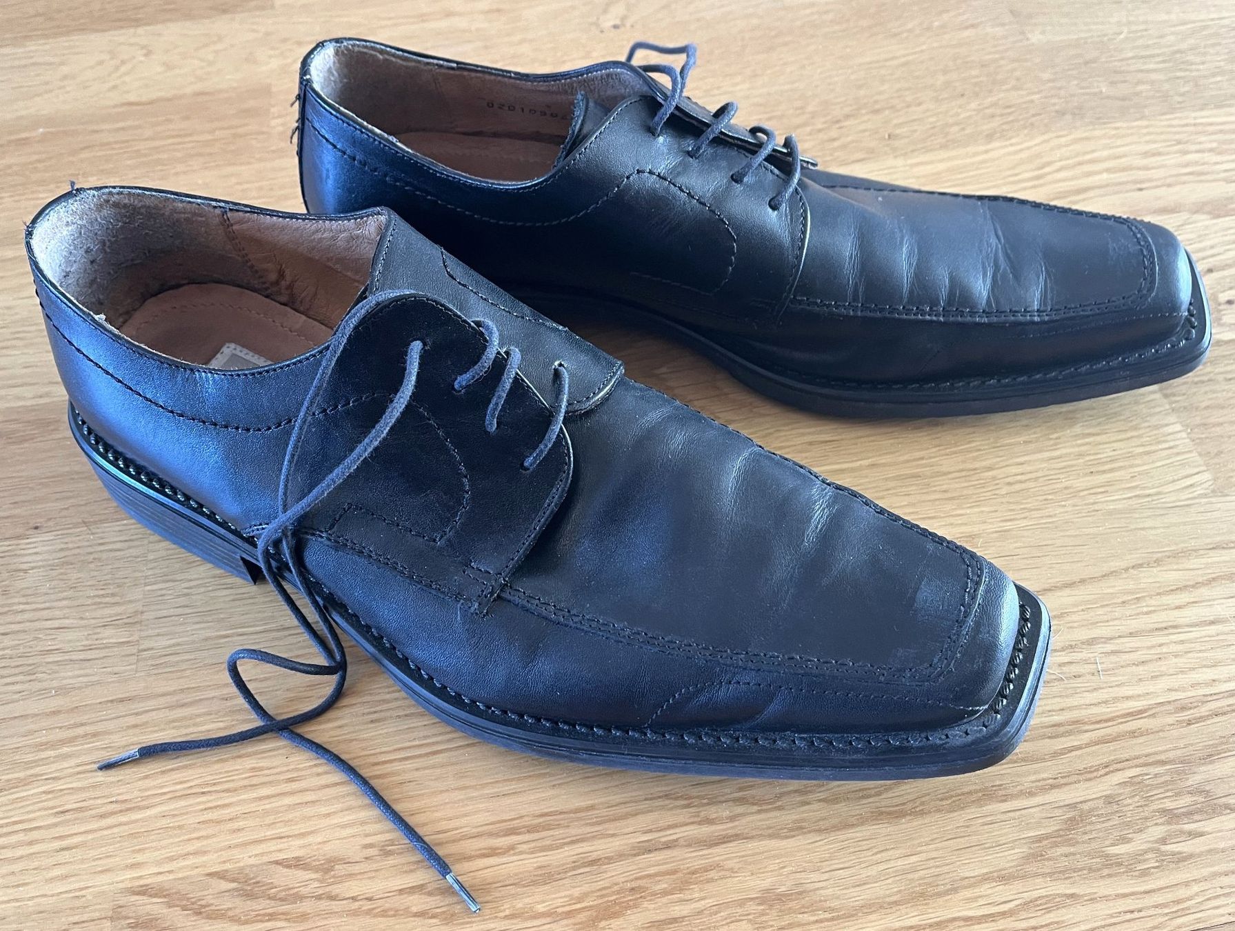 Roberto Santi Chaussures hommes: ROBERTO SANTI - Lederschuh / Halbschuh - Gr.44 – D'occasion à St.Gallen par Marcopolo71