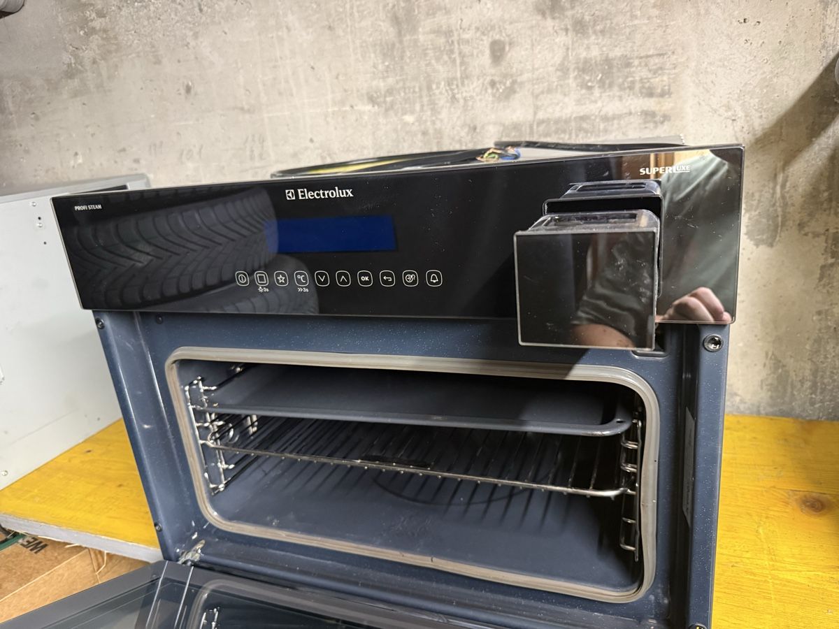 Electrolux Forni: Backofen Elektroluks stimer – Usato da Adliswil venduto da F.B.E 1
