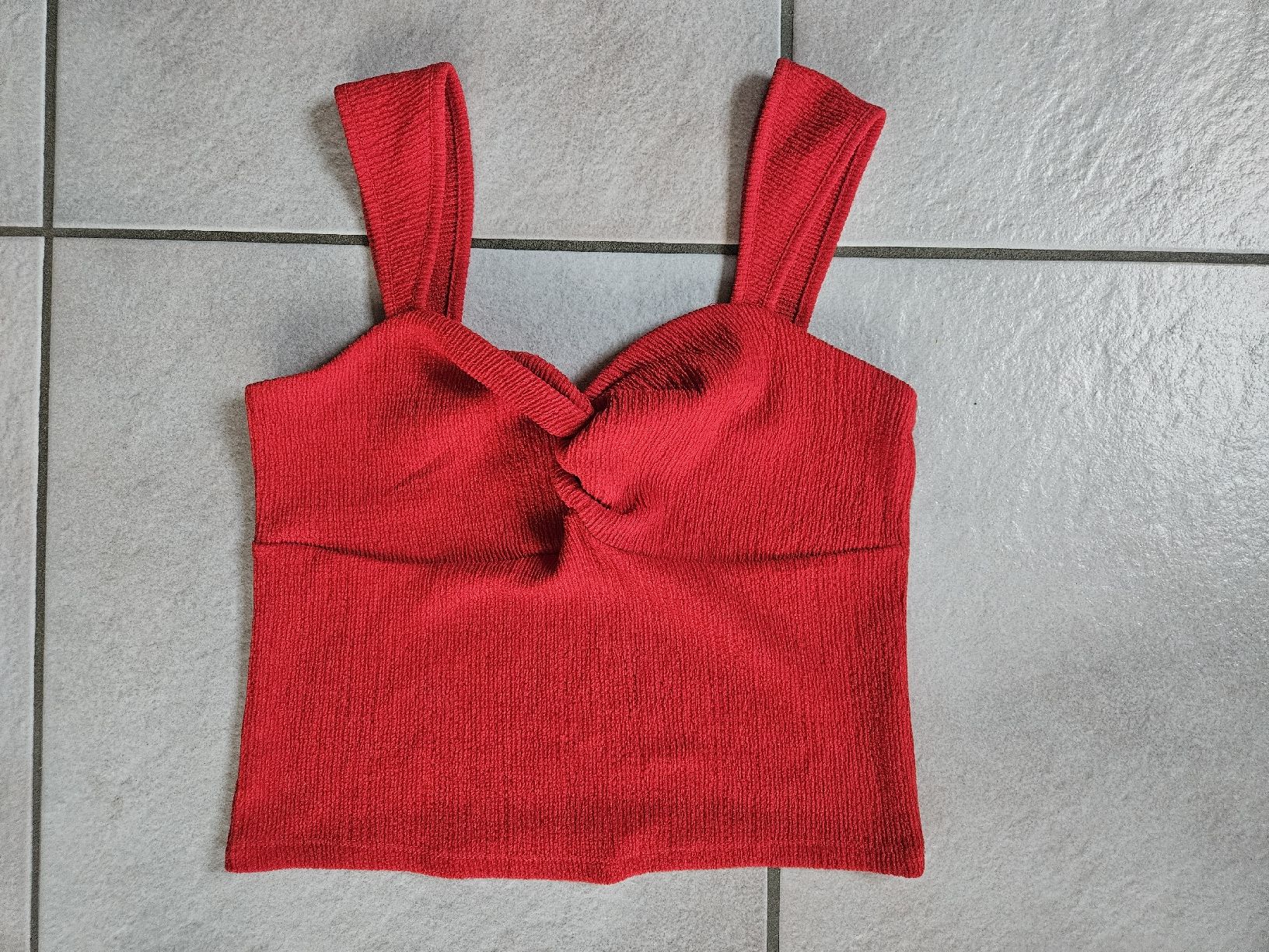 Tops: Haut taille M  – Gebraucht aus Vétroz von sas_yln5 2
