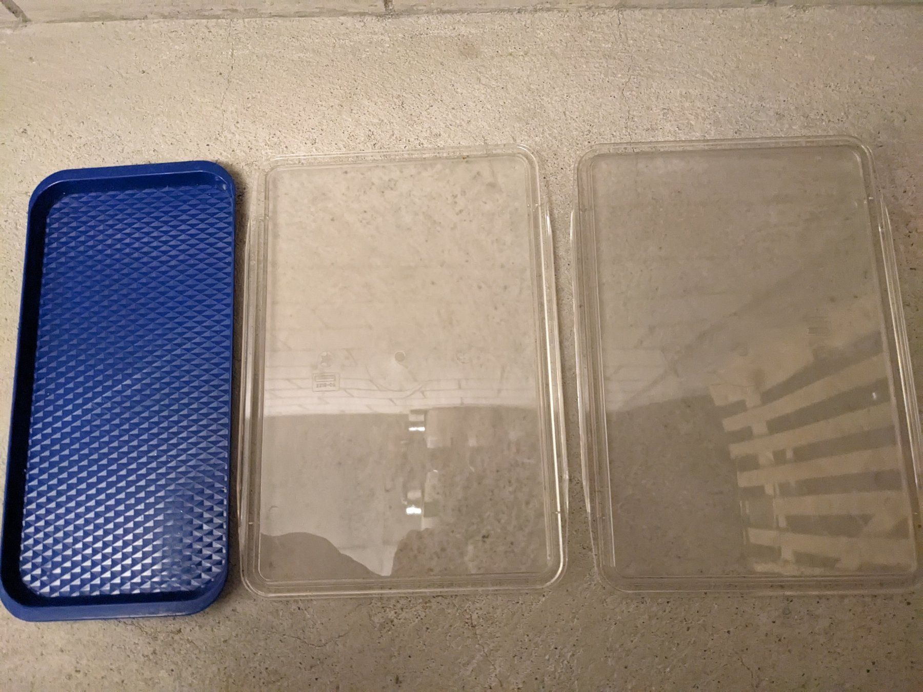 Piatti di portata: 3 Plastik Tabletts – Usato da Basel venduto da labaffe01 5