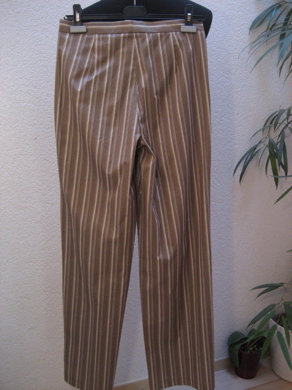 Pantaloni: Pantalon stretch Tuzzi taille M, neuf – Nuovo e nell'imballaggio originale da Delémont venduto da marryb 2