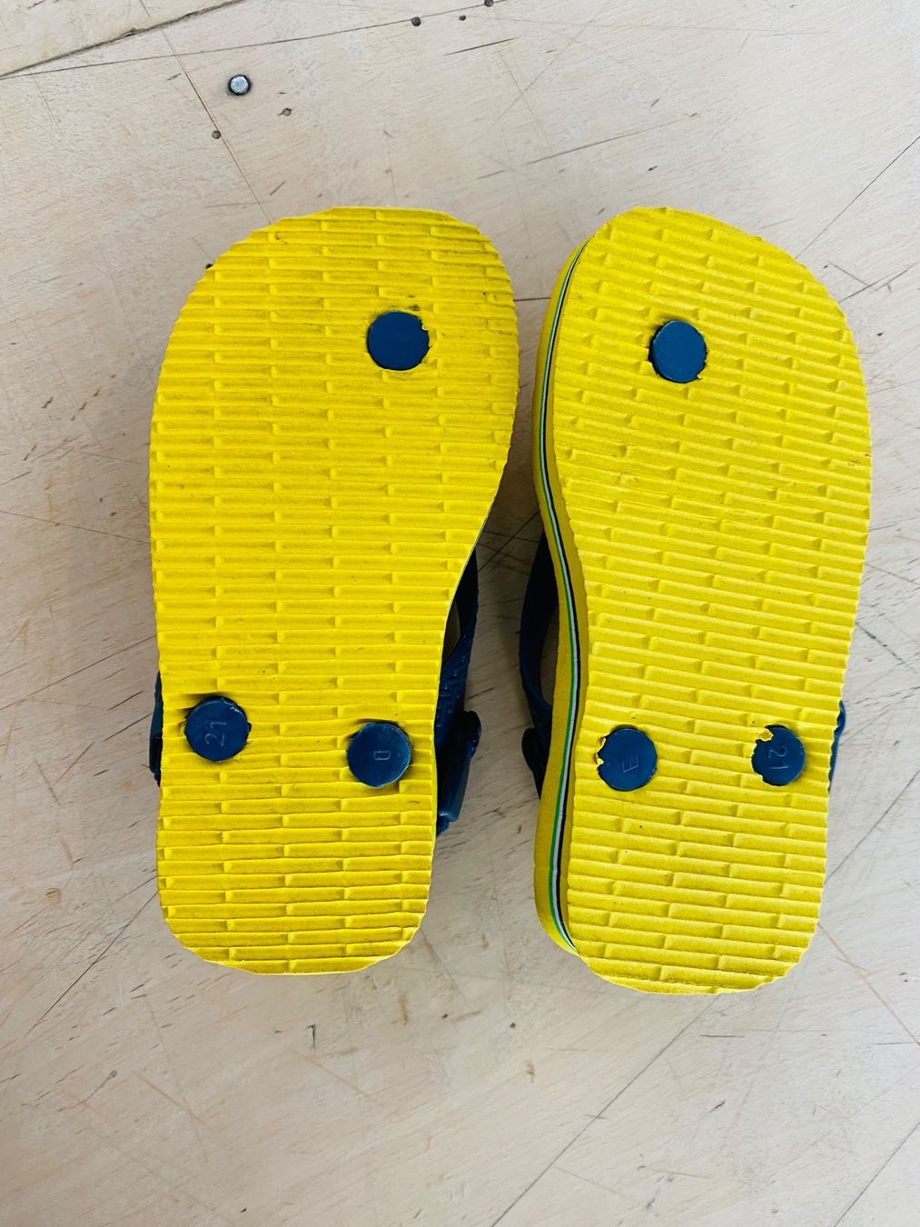 Havaianas Schuhe für Jungen: Havaianas Gr.21 – Gebraucht aus Meggen von kammann 1