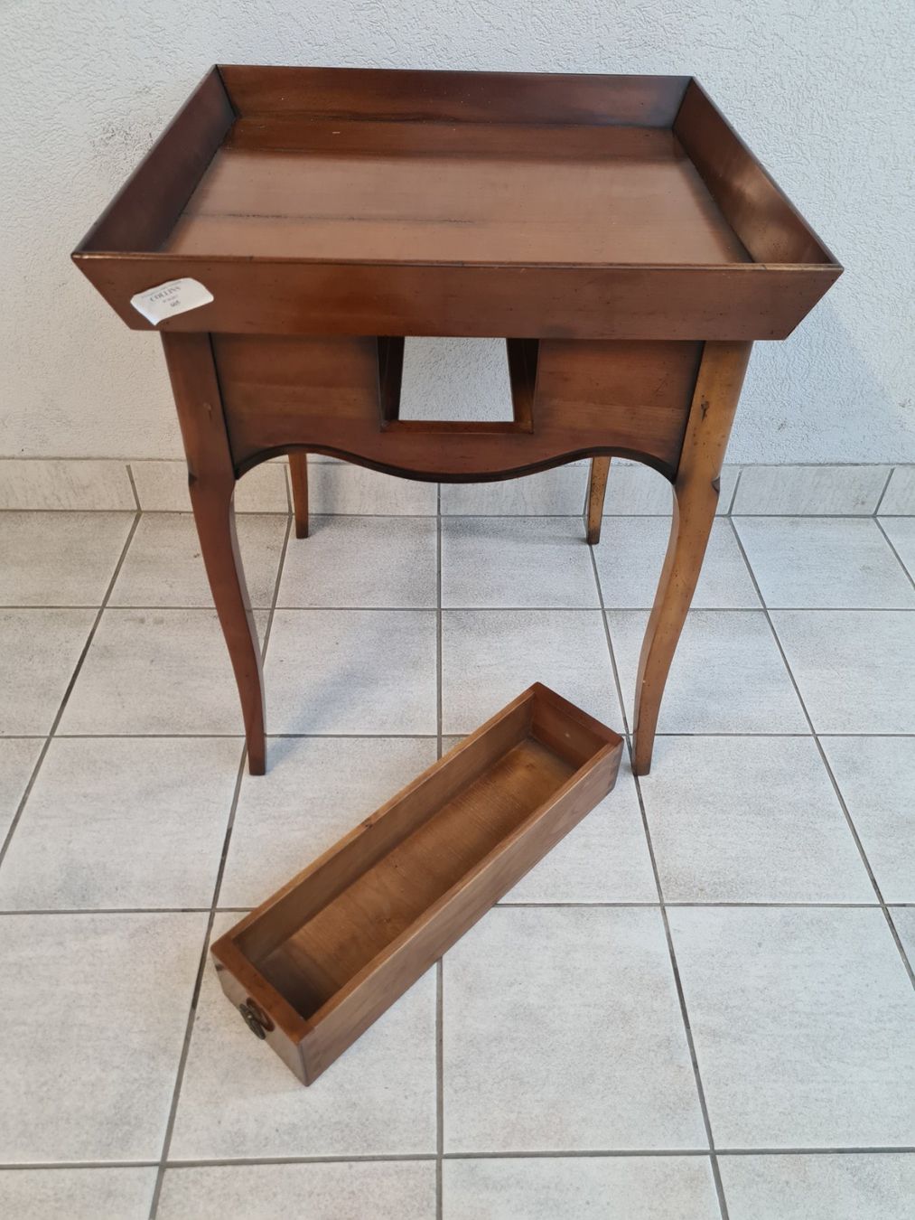 Tische: Magnifique table d'appoint anglaise – Gebraucht aus Monthey von 187-zeroo 9