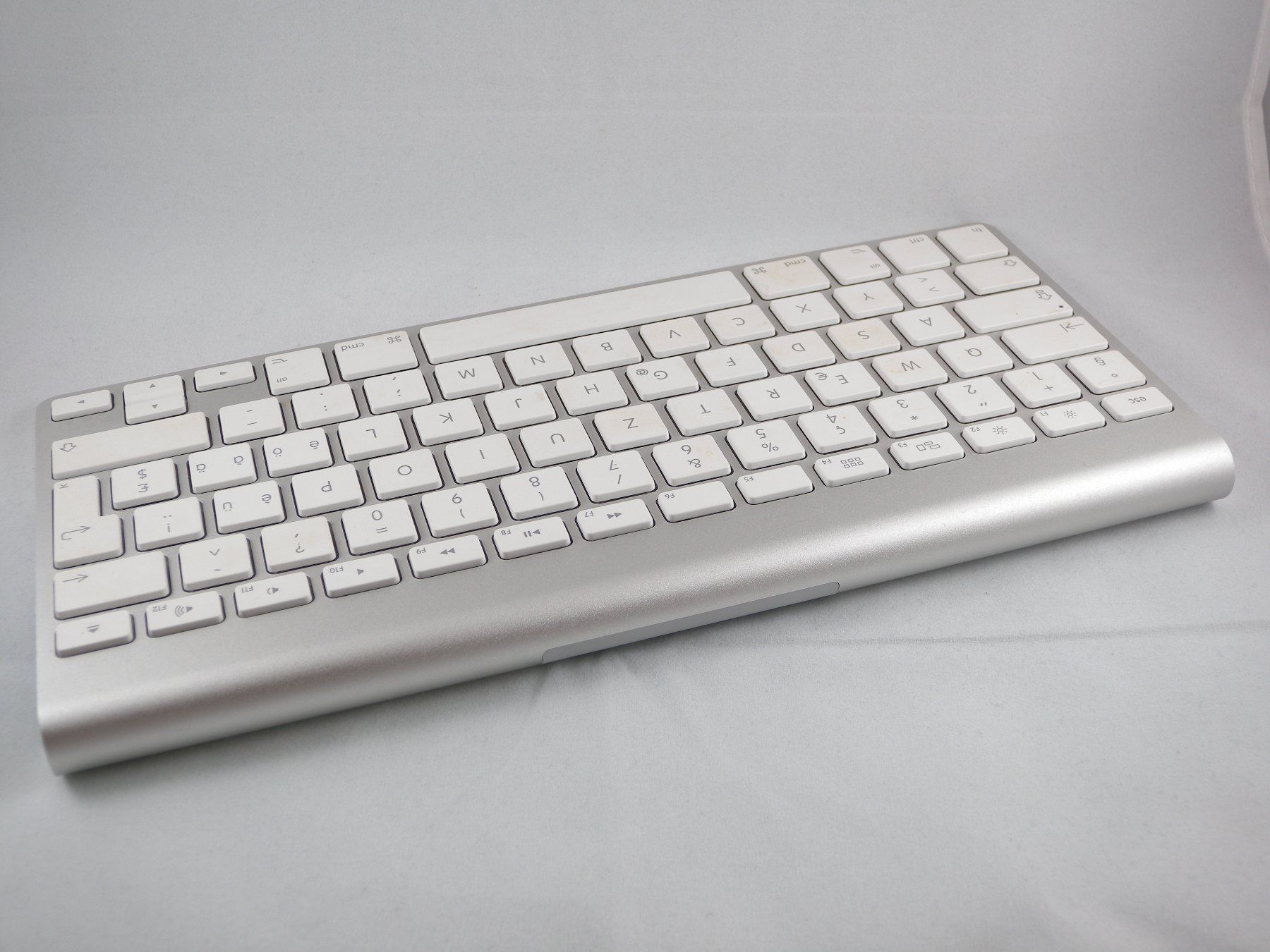 Apple Tastiere: Apple Wireless Keyboard ab 1.- mit OVP – Usato da Gordola venduto da ludens 2