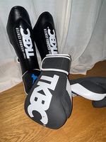 Kickbox- Ausrüstung, Boxhandschuhe& Beinschoner