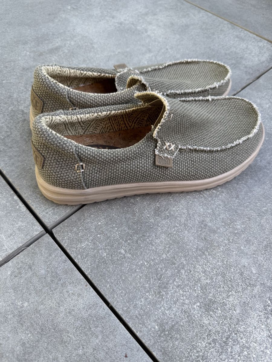 Scarpe da uomo: Hey Dude Schlüpfer Grösse 42 – Usato da Möhlin venduto da romano19