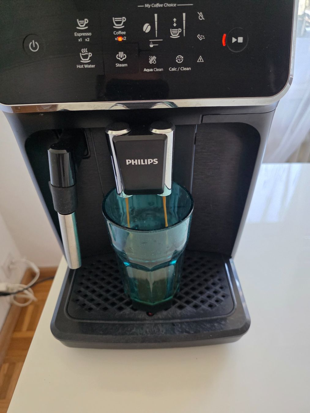 Philips Kaffeemaschinen & Espressomaschinen: Philips Kaffeemaschine – Defekt aus Basel von piz_hq2c