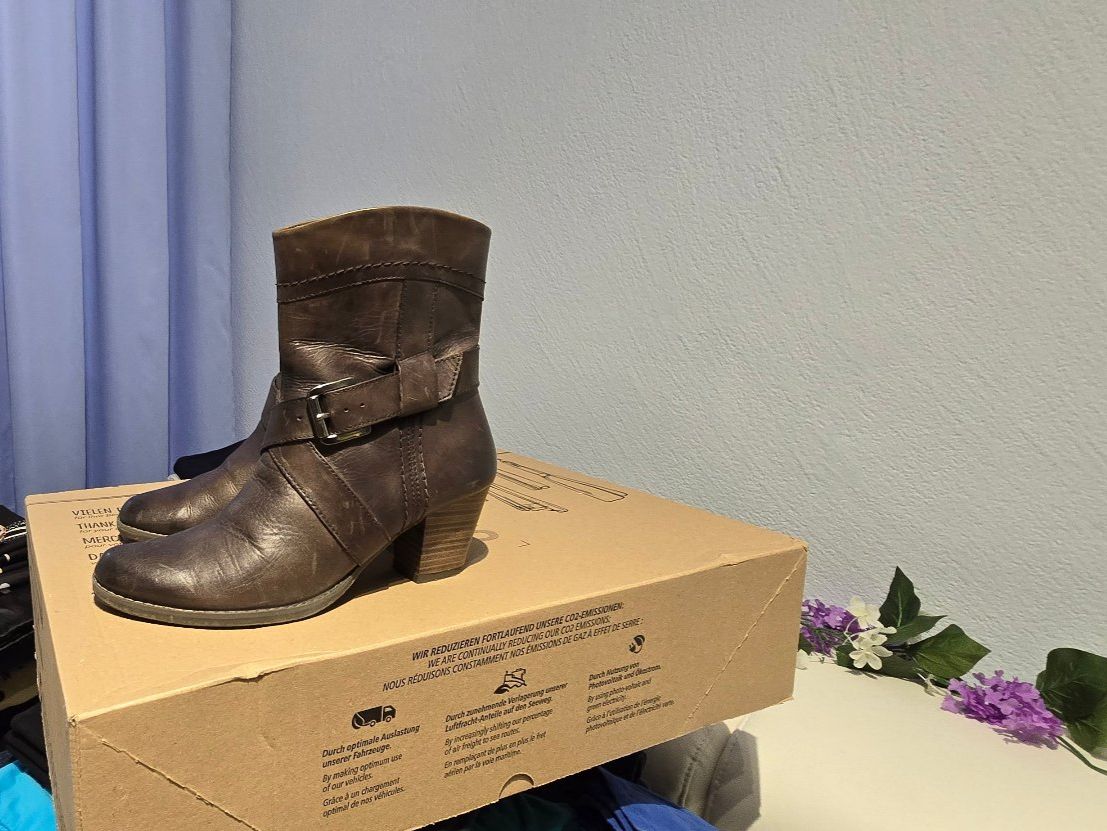 Scarpe da donna: Stiefelette Damen Grösse 39 – Usato da Chur venduto da Mikymiki