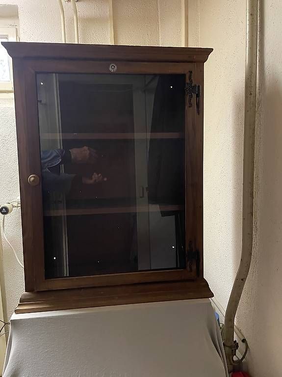 Vetrine: Schöne Glasvitrine  – Usato da Birsfelden venduto da unae 2