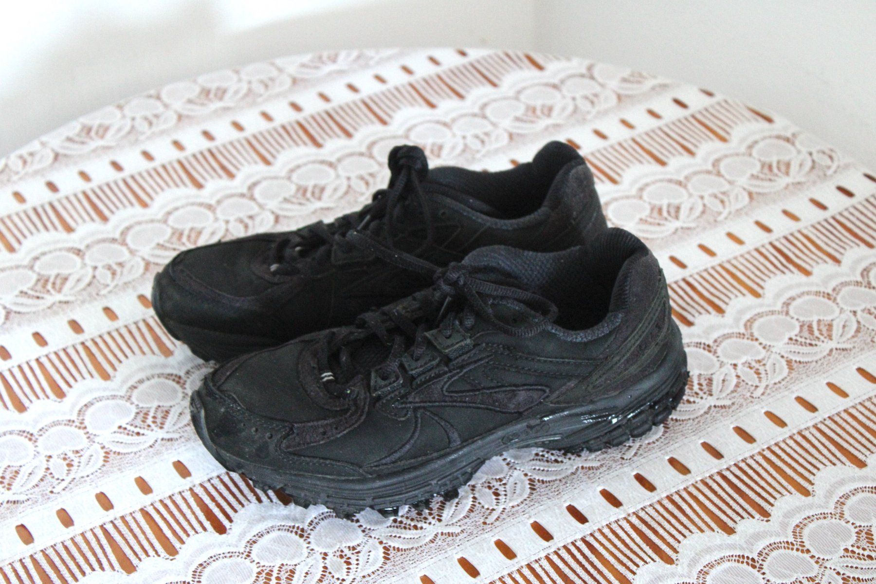 Brooks Damenschuhe: Damen Brooks Adrenaline Gr. 38.5 – Gebraucht aus Locarno von madame-tus-sauds