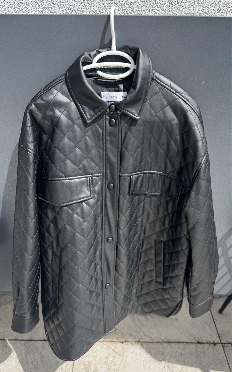 Mango Jacken: Veste matelassée similicuir Mango – Gebraucht aus Gland von cam_5z9v