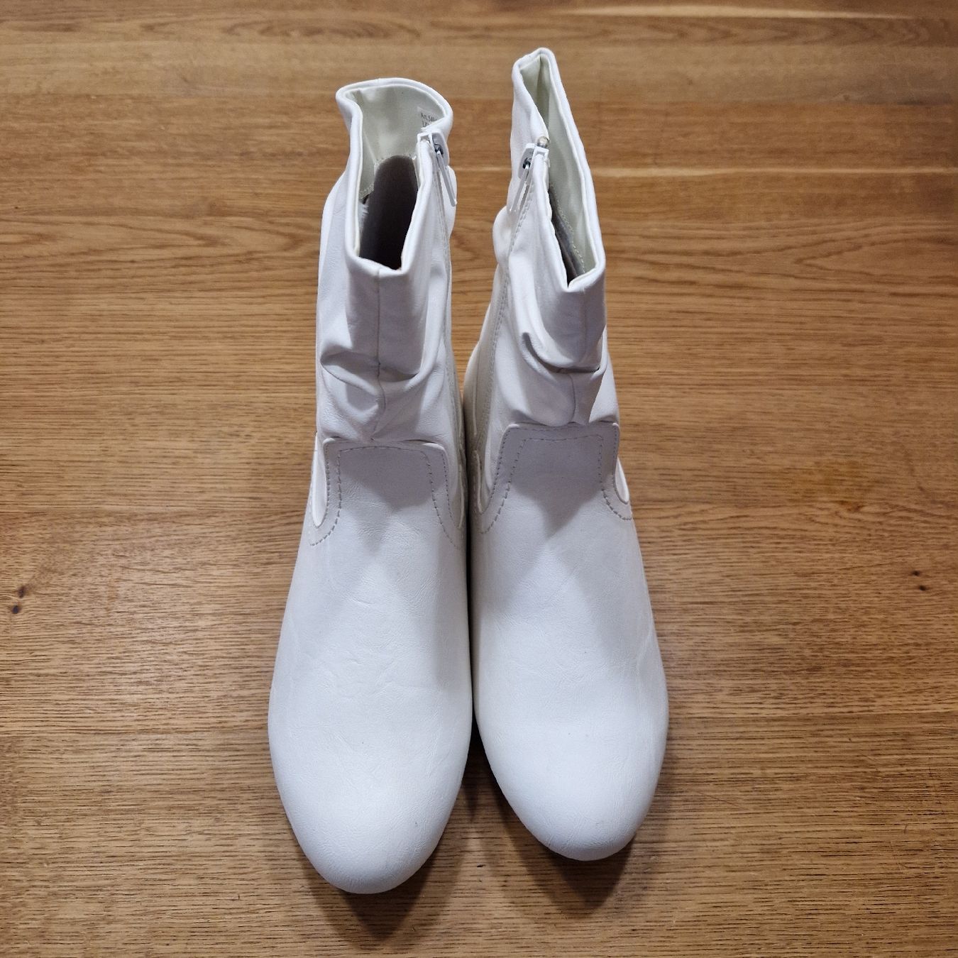 Chaussures femmes: Stiefeletten Grösse 40 – Neuf (Voir description) à Siebnen par Nice_meis 1
