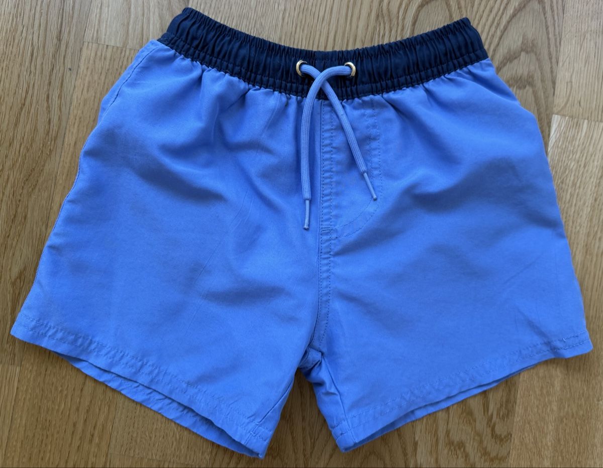 Pantaloni: Short / short de bain bleu,  taille 98  – Usato da Genève venduto da Voualivoualou