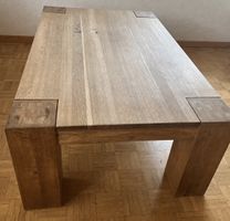 Massiver Salontisch / Couchtisch aus Holz