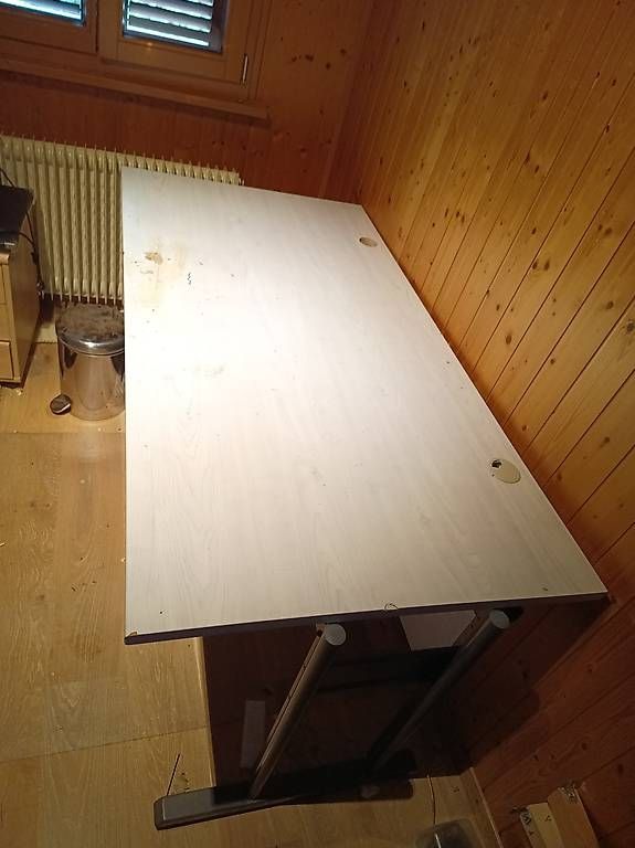 Scrivanie: Pult Werktisch – Usato da St. Erhard venduto da Flo_2Au6