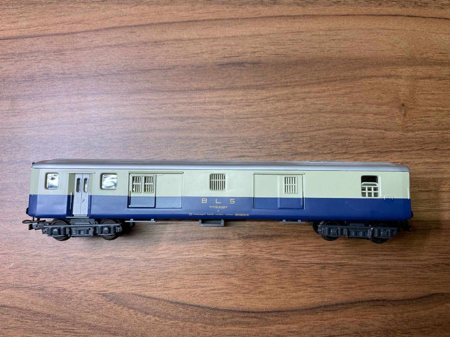 Hag Modelleisenbahnen: Hag BLS Postwagen blau/ beige in AC – Gebraucht aus Villmergen von Mfritz