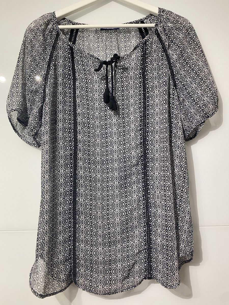 Blusen: Tunika Bluse Schwarz Weiss Grösse 40 – Gebraucht aus Hausen AG von corinne_g