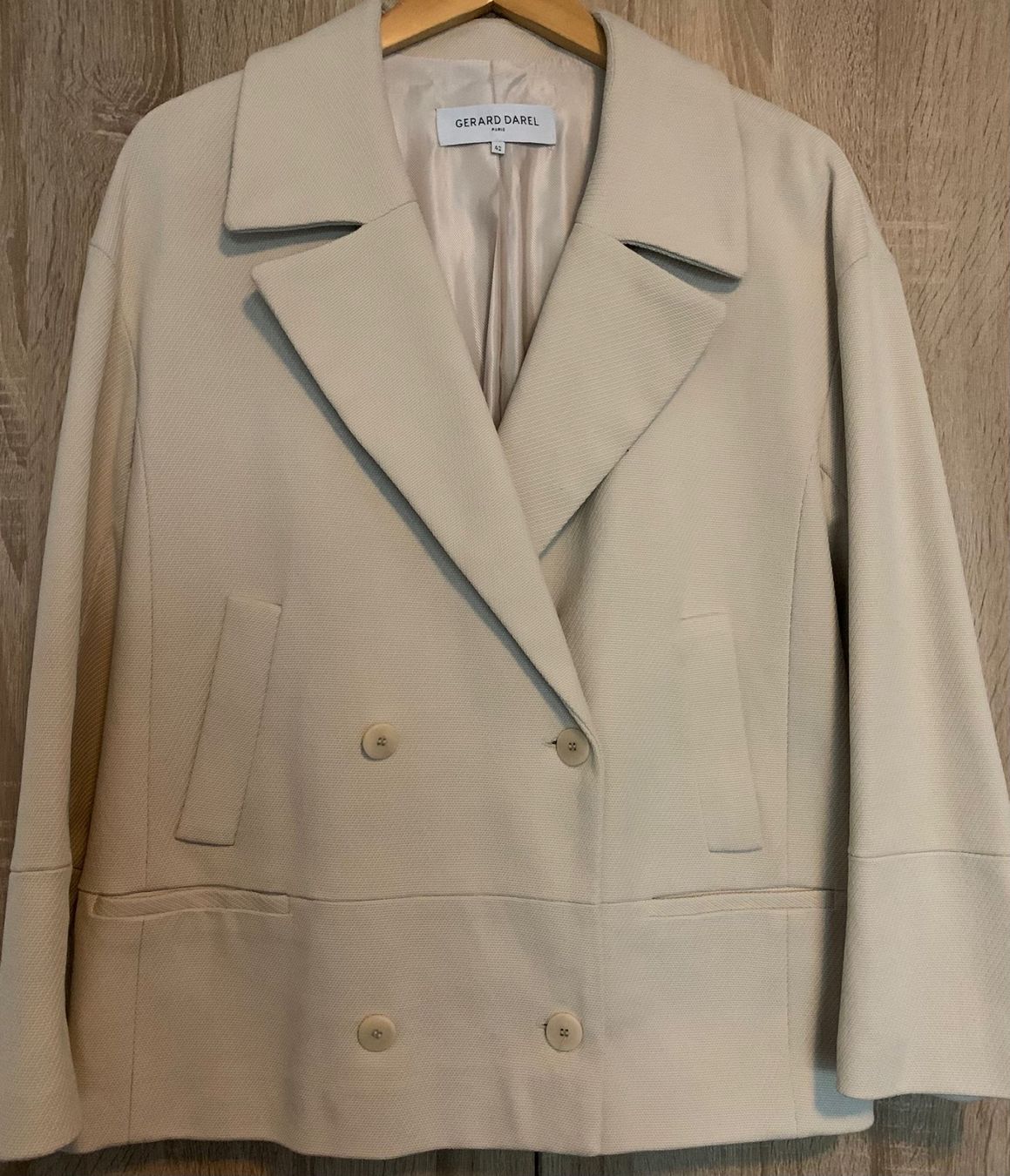 Gérard Darel Giacche: Gerard Darel Jacke Grösse 42 beige – Usato da Nussbaumen AG venduto da brigitebardot