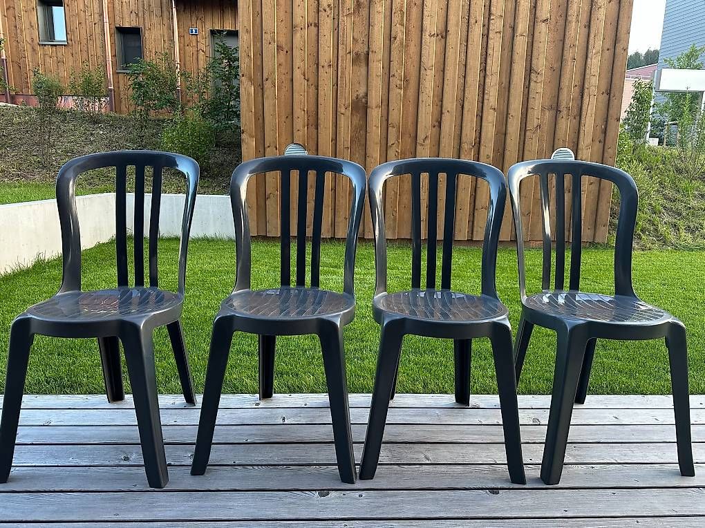 Chaises: Gartenstühle anthrazit | stapelbar – D'occasion à Wila par mrs_zh