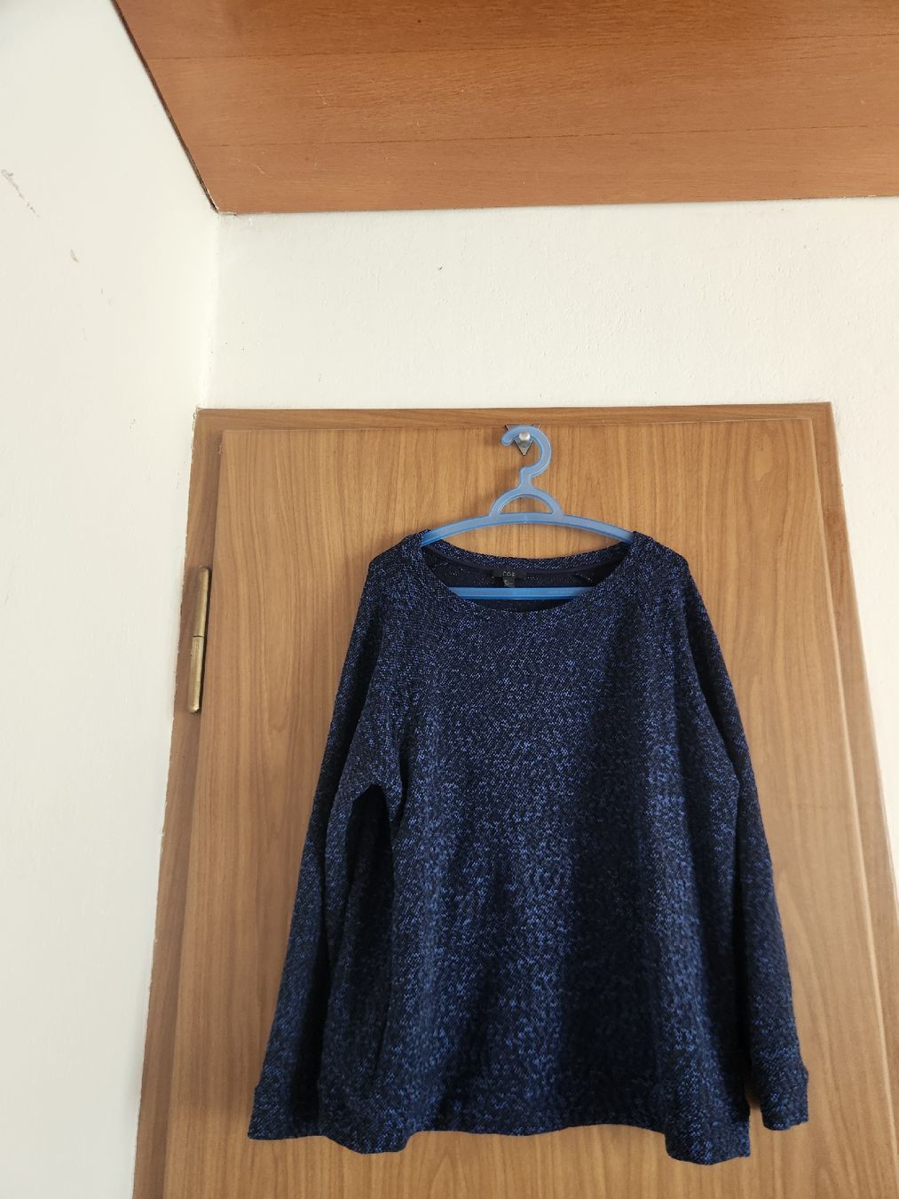 Cos Maglioni & Felpe: Pull COS bleu taille L  – Usato da Niedergösgen venduto da Eva2410